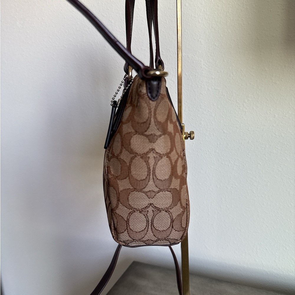 Coach Small Kelsey Crossbody in Signature Jacquard EUC - Picture 12 of 12